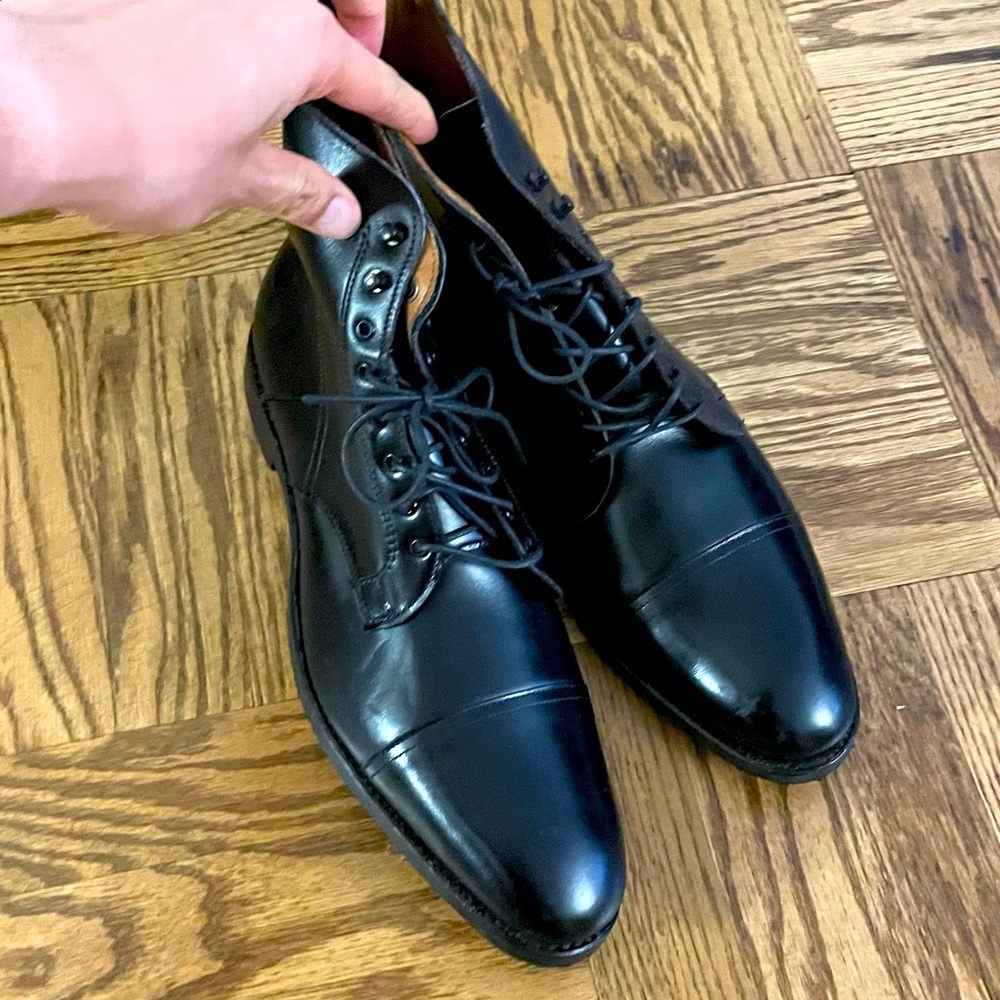 *NEW* Allen Edmonds First Ave Black Captoe boot with shoe bags and Shoetrees